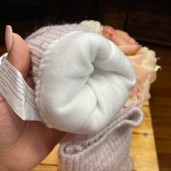 🎀I Am Brand CVS Knitting Mittens For Women🎀 - Picture 5 of 8